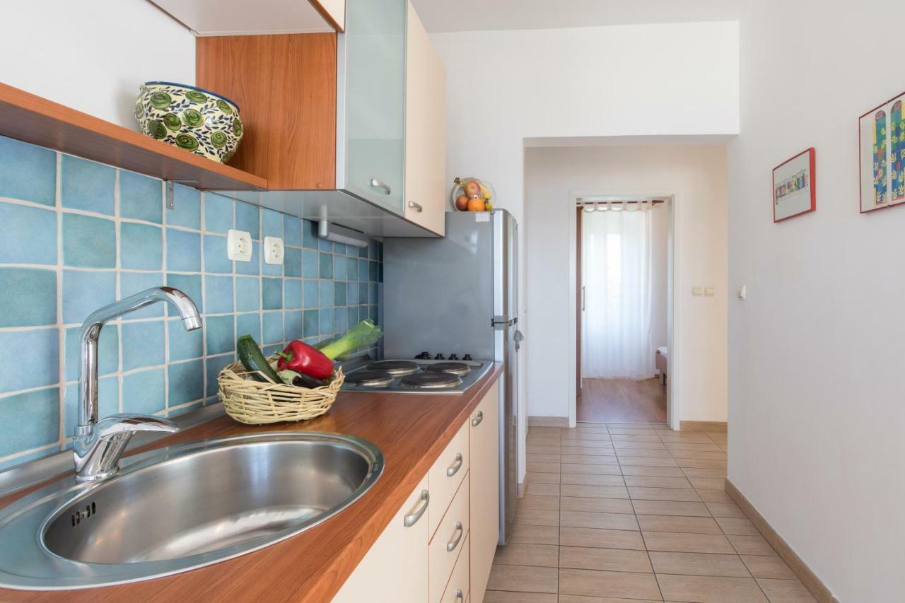 Apartments Ivona Malinska Buitenkant foto