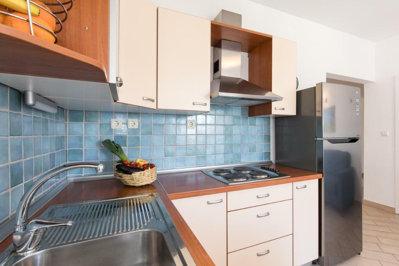 Apartments Ivona Malinska Buitenkant foto